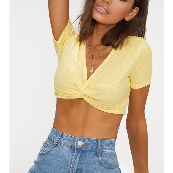 PrettyLittleThing Tops - PrettyLittleThing Crop Top